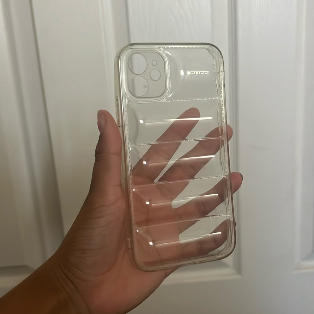 iPhone 12 phone case that’s clear